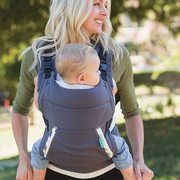 Infantino Cuddle up ergonomic hoodie